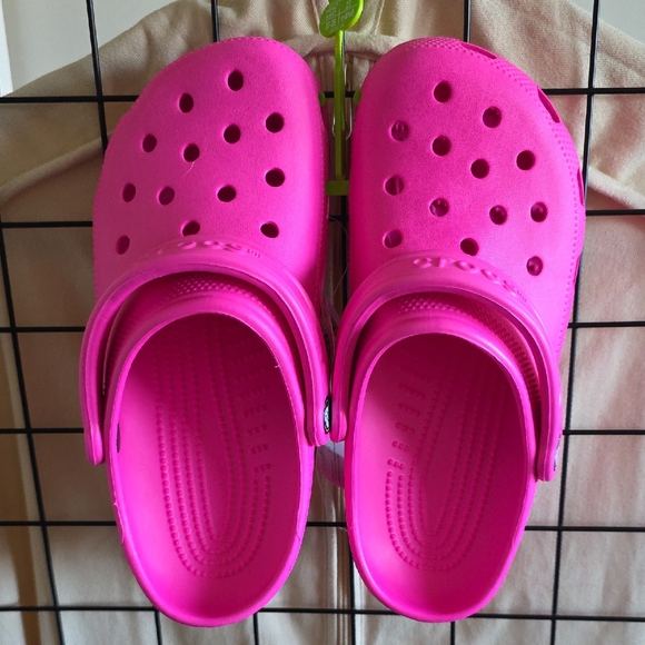 CROCS Shoes - NWT CROCS Vibrant Pink Water Shoes